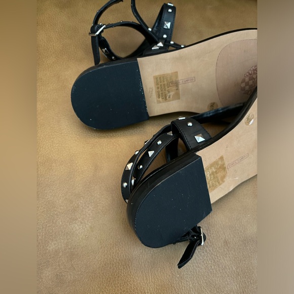 Vince Camuto Jaxien Sandals - Picture 4 of 4